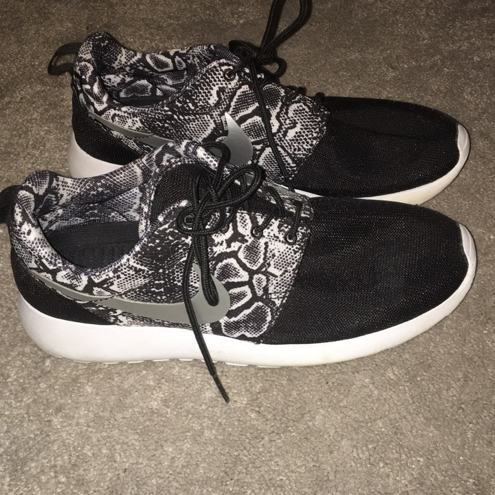 Nike Snakeskin Roshes
